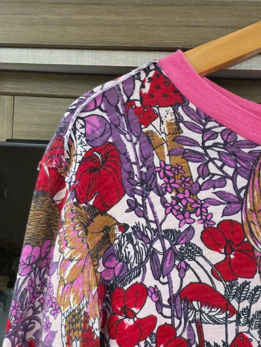 ๐ฆ"OWL WOODLAND MUSHROOM LONG SLEEVE GRAPHIC TEE/CROP TOP BY "ANTHROPOLOGIE"๐ฆ - Picture 6 of 15